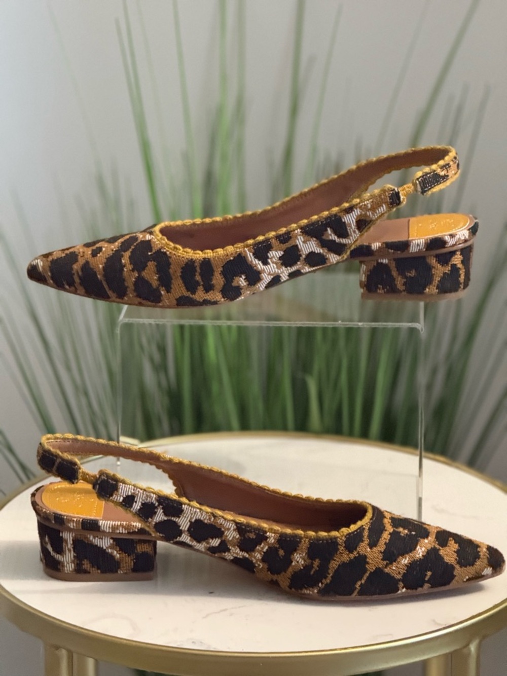 Chinese Laundry Leopard Print Slingback Mid-Heel Pumps in Gold and Black
